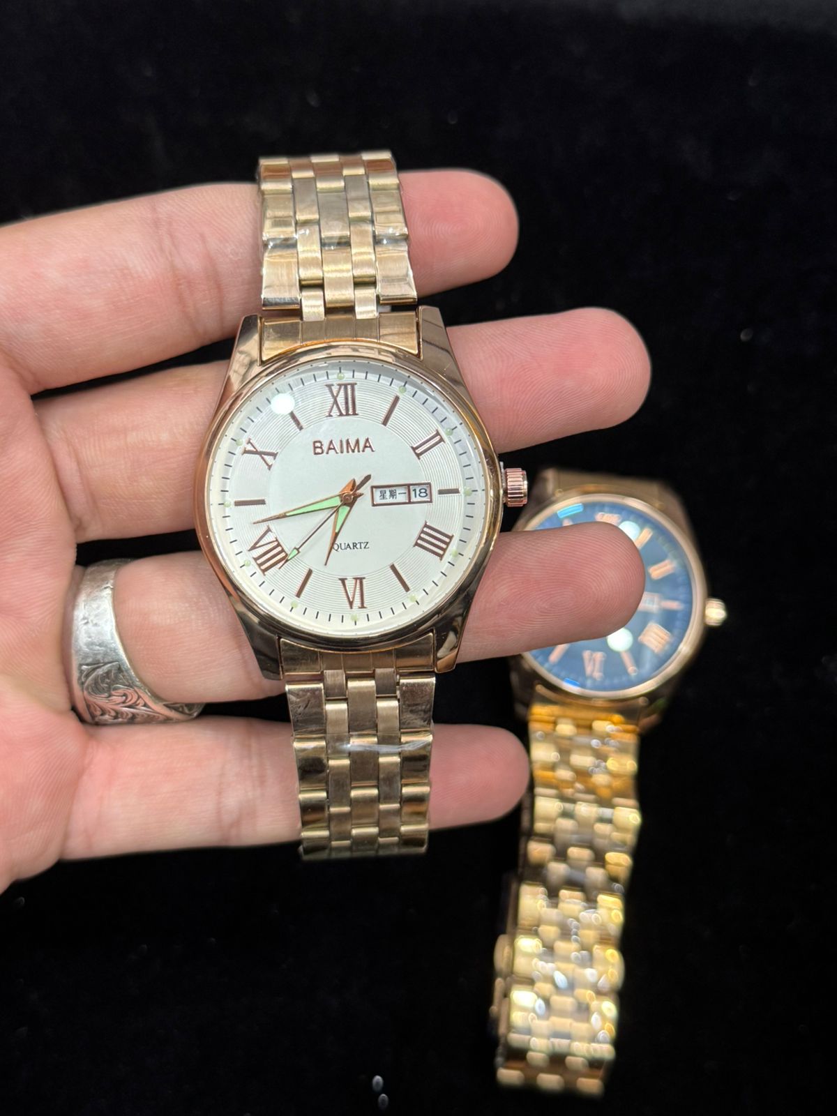 Baima Quartz Gold Stainless Steel Watch – Classic Roman Numeral Dial with Day & Date Display