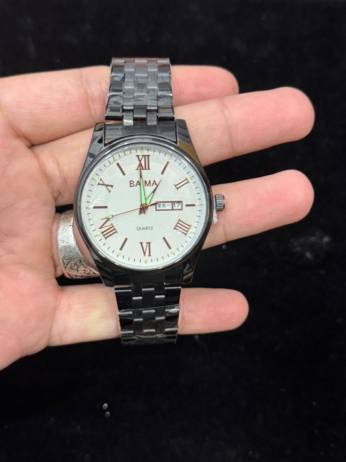 Baima Quartz Gold Stainless Steel Watch – Classic Roman Numeral Dial with Day & Date Display