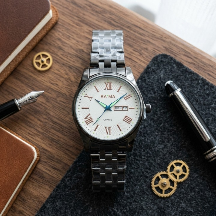 Baima Quartz Gold Stainless Steel Watch – Classic Roman Numeral Dial with Day & Date Display