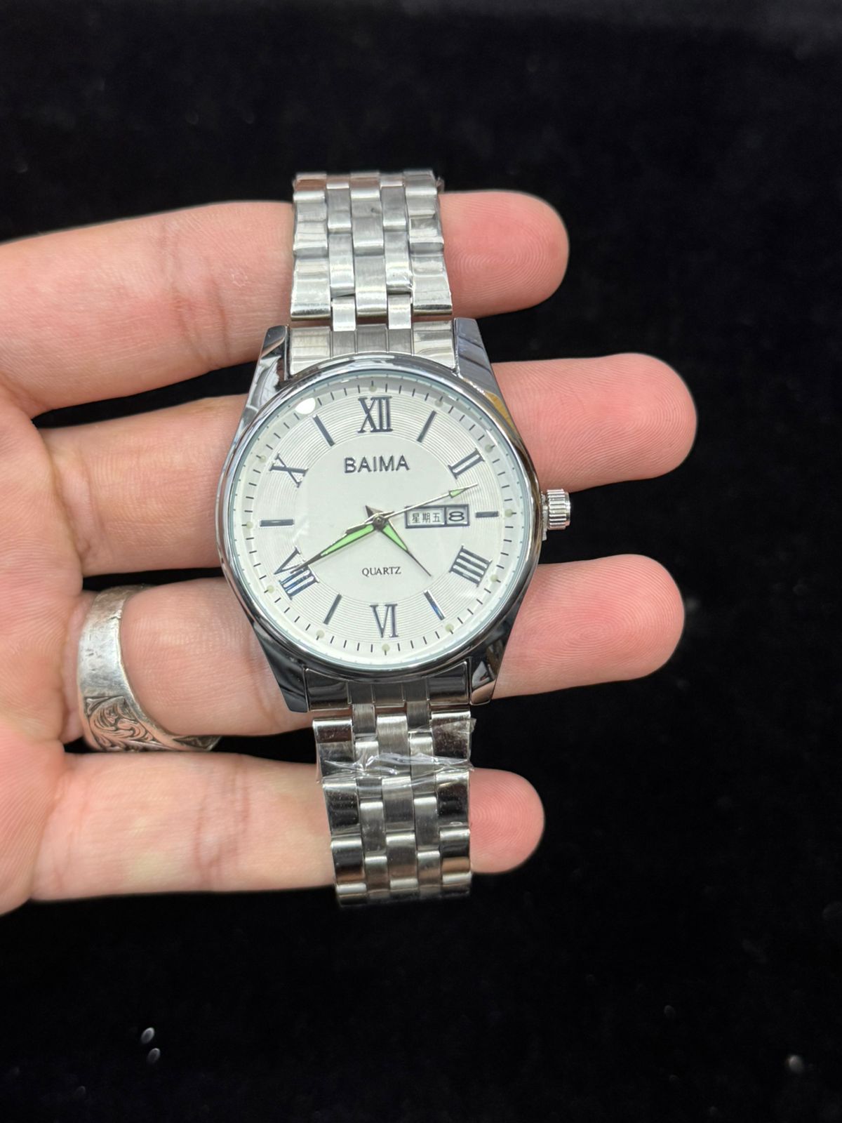 Baima Quartz Gold Stainless Steel Watch – Classic Roman Numeral Dial with Day & Date Display
