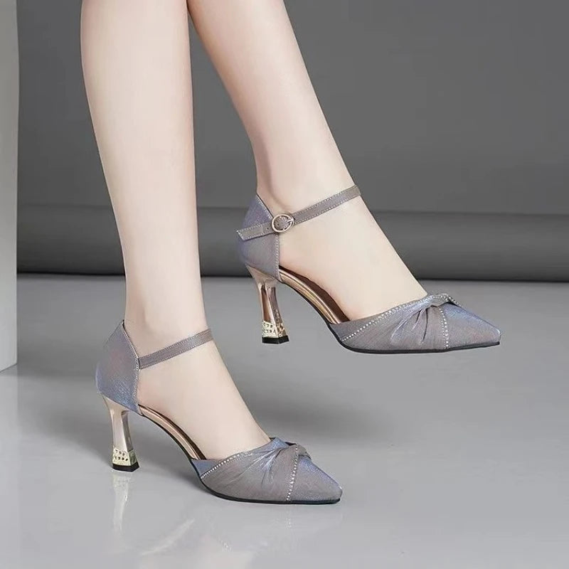 Lily-Pointed Toe Water Diamond Flat Sandals