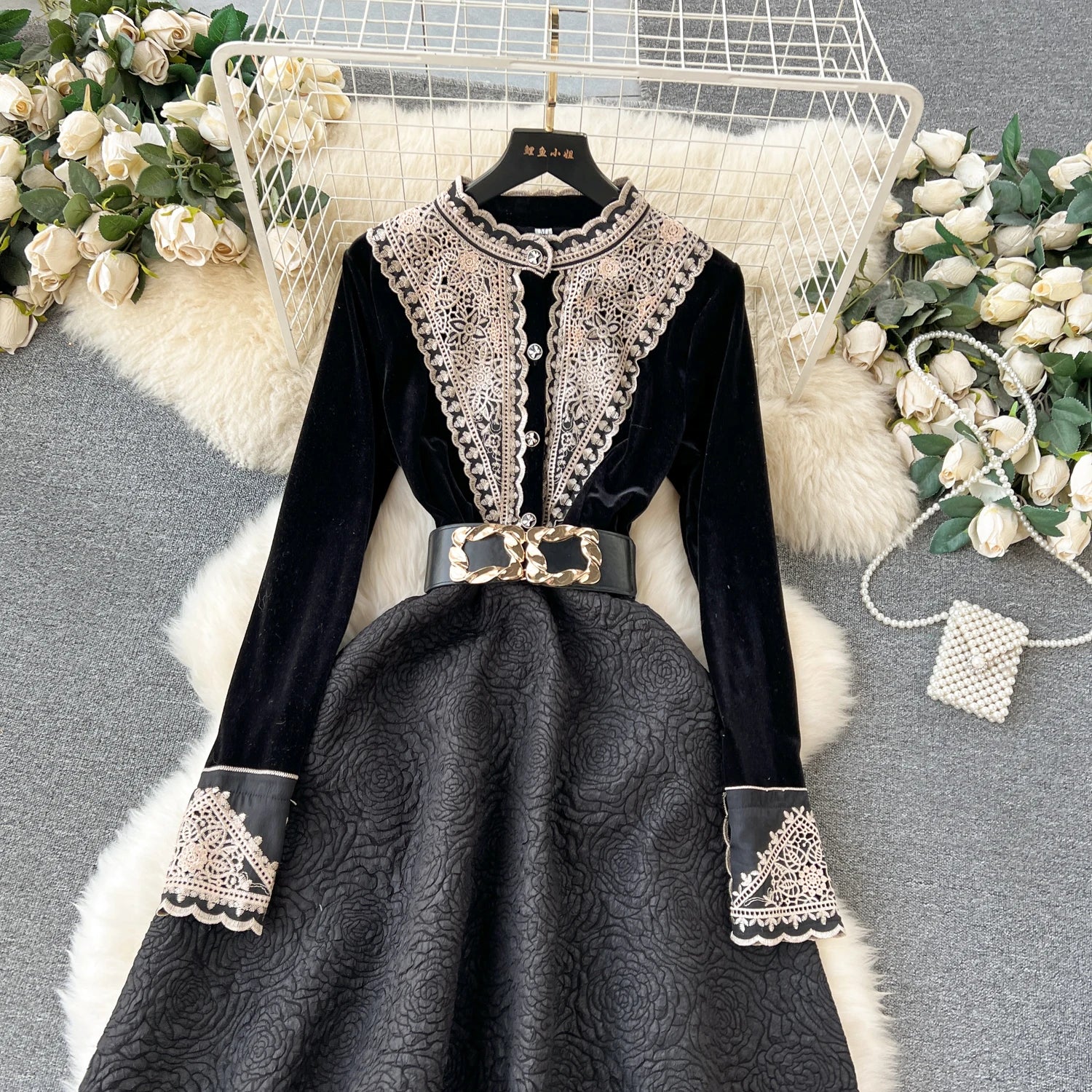 Amelia-Elegant Embroidered Luxurious Velvet A-Line Dress