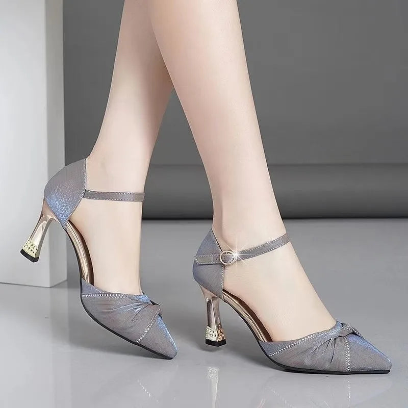 Lily-Pointed Toe Water Diamond Flat Sandals