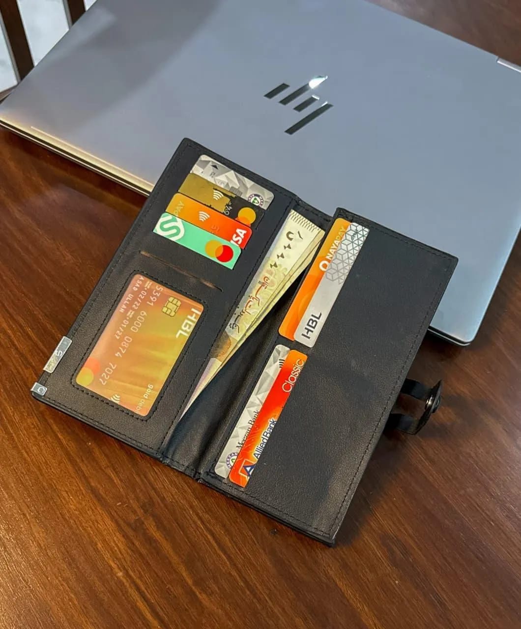 Classic Men's Genuine Leather Bifold Wallet | Premium Slim Pocket Organizer with ID Window | Black