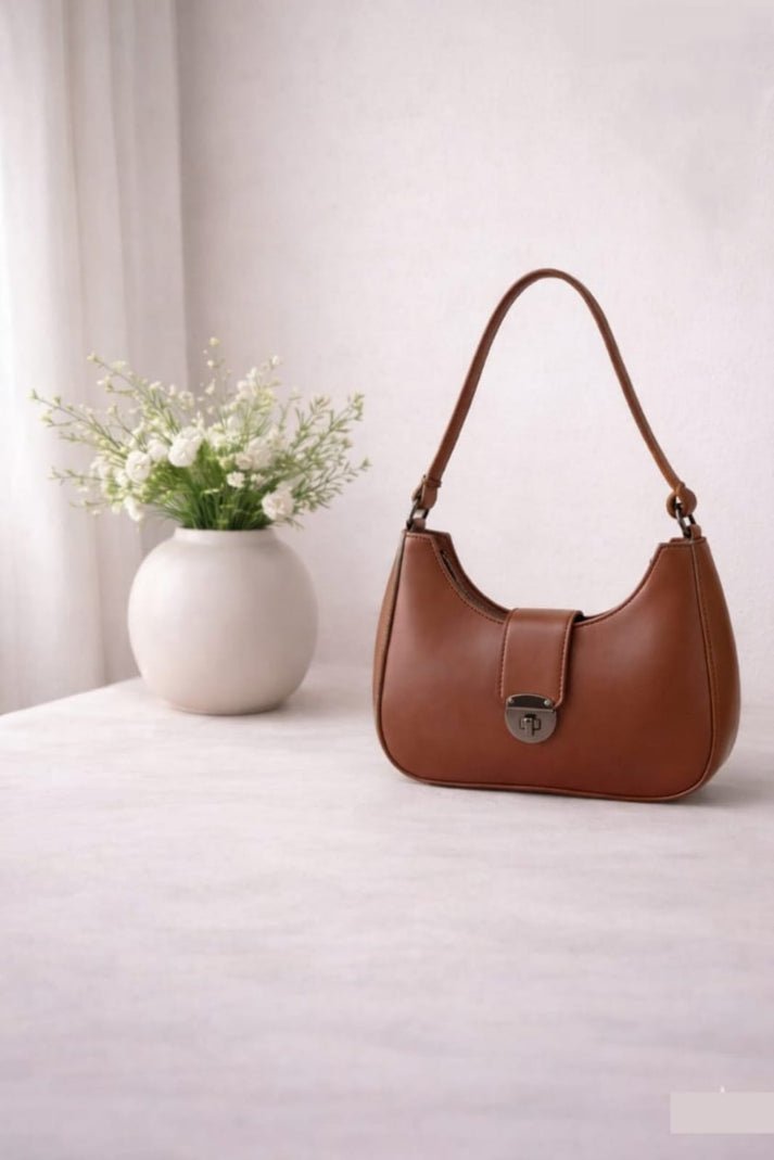Luna Lock Shoulder Bag – Minimalist Design with Metallic Clasp – Black - Image 2